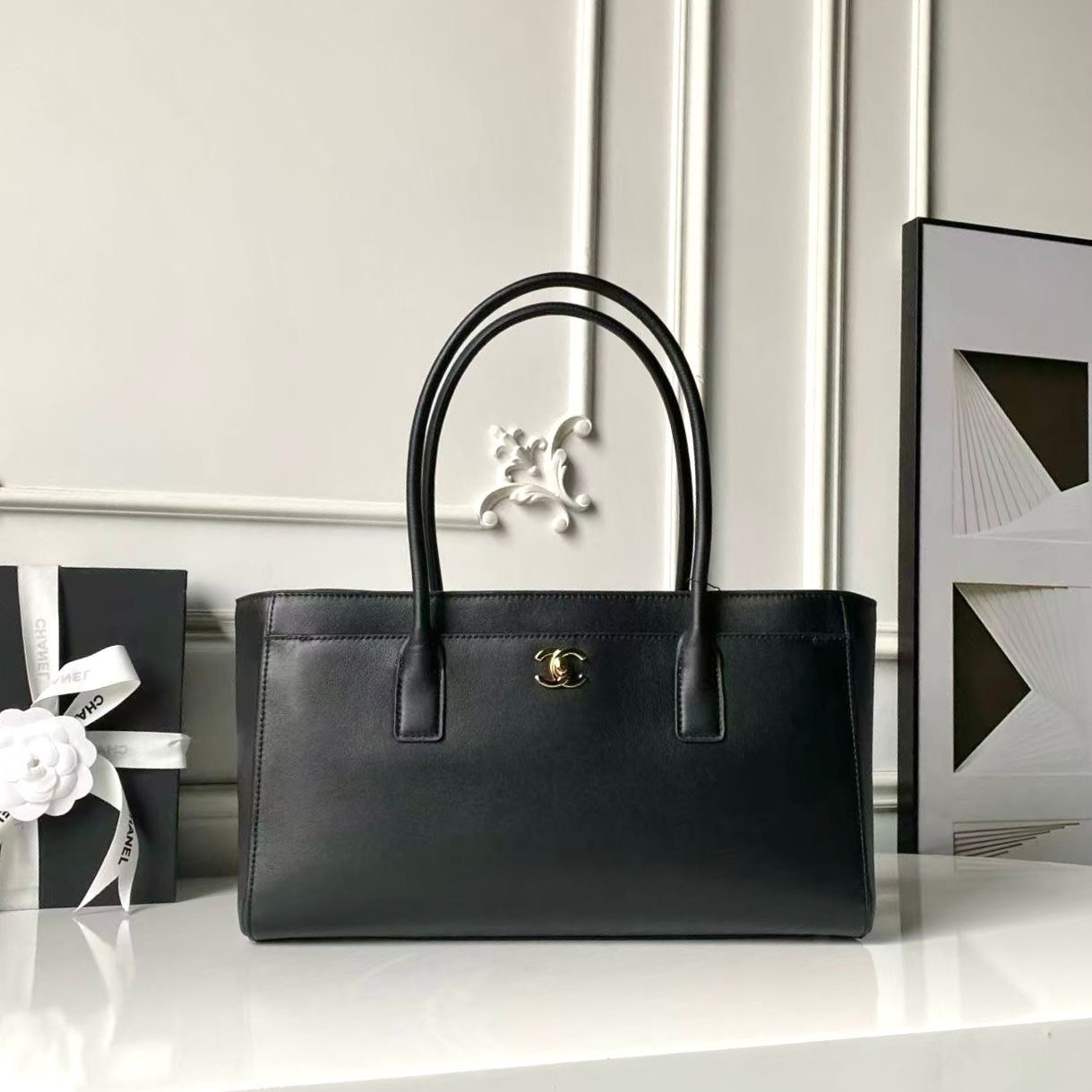 Chanel Medium photo 4