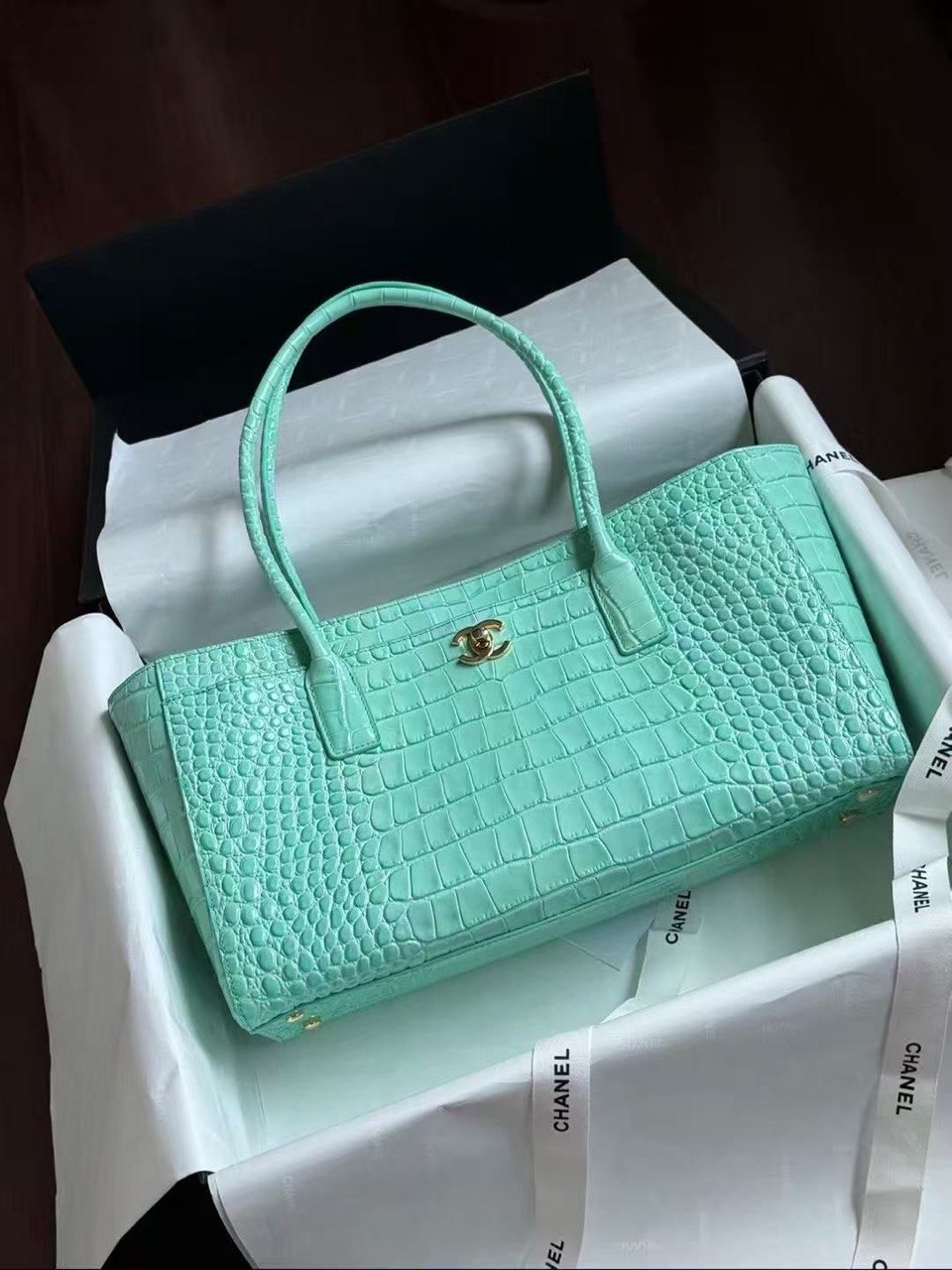 Chanel Medium photo 1