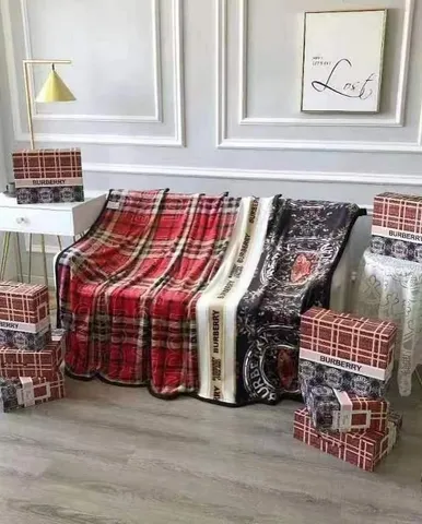 Burberry plaid blanket set
