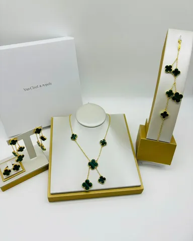 Van Cleef & Arpels Alhambra