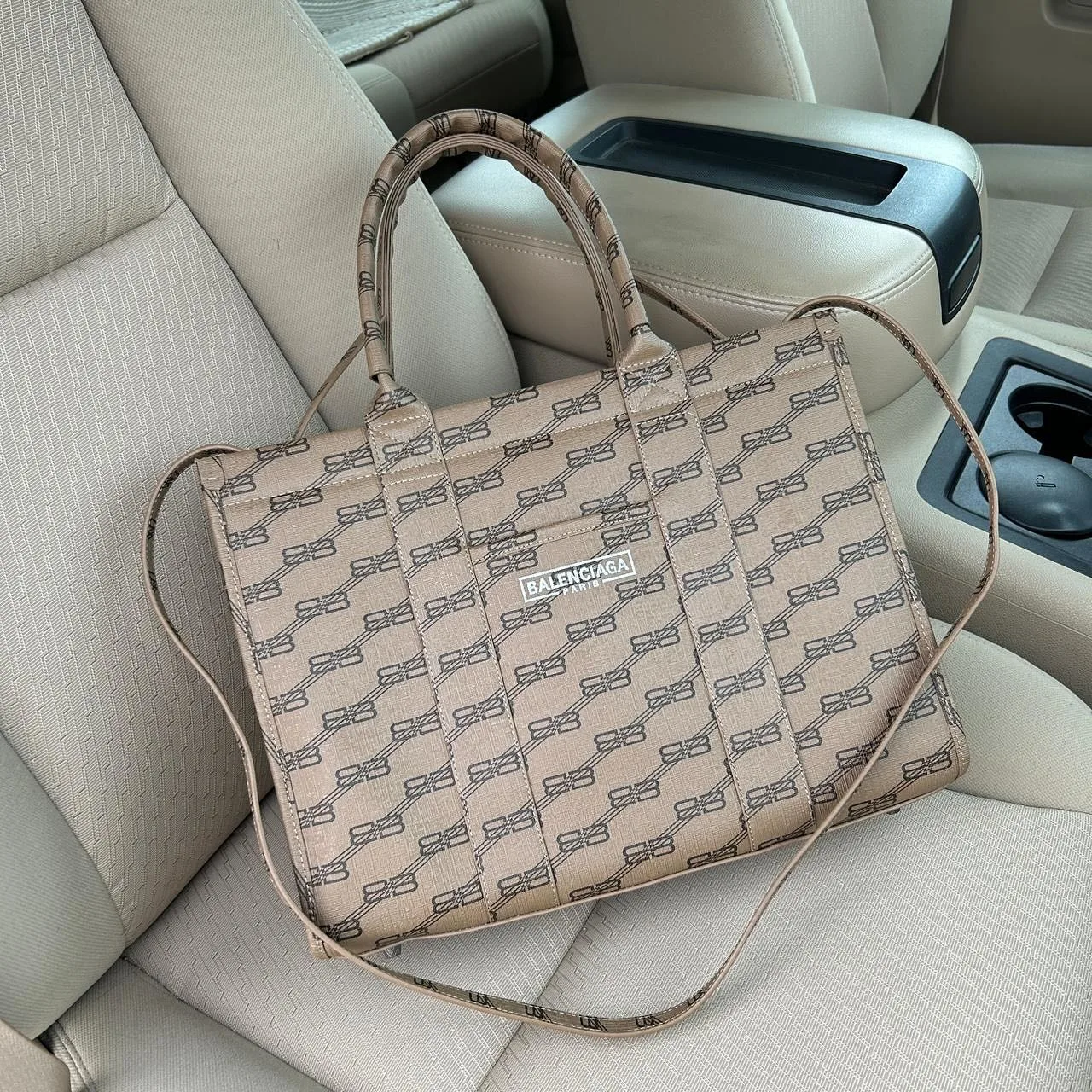 Balenciaga BB Monogram Tote photo 1