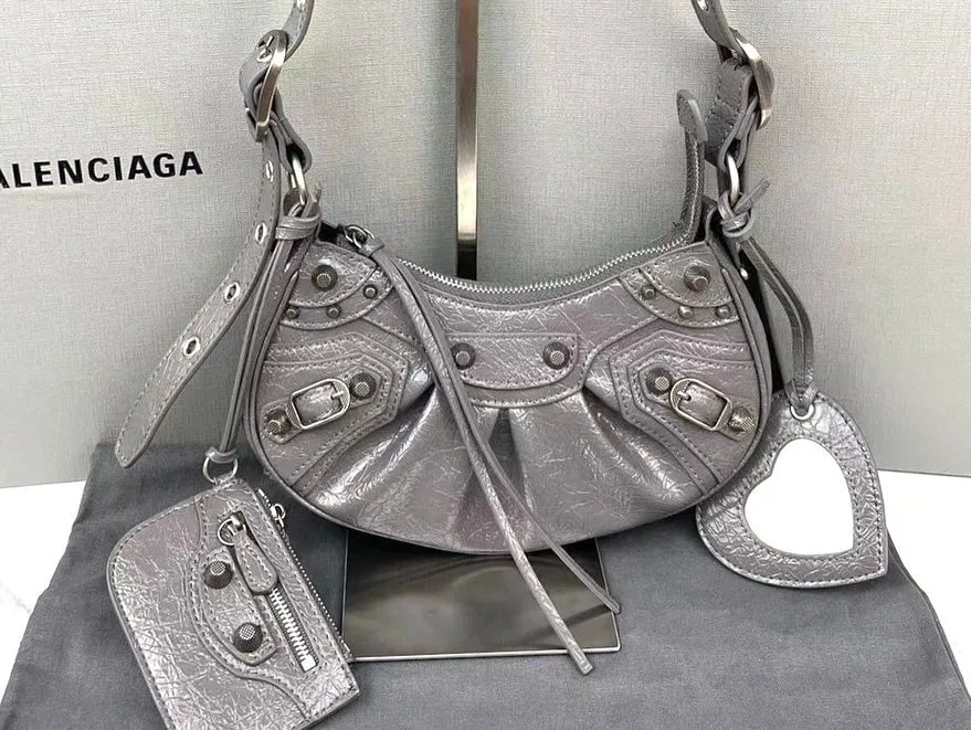 Balenciaga Le Cagole photo 1