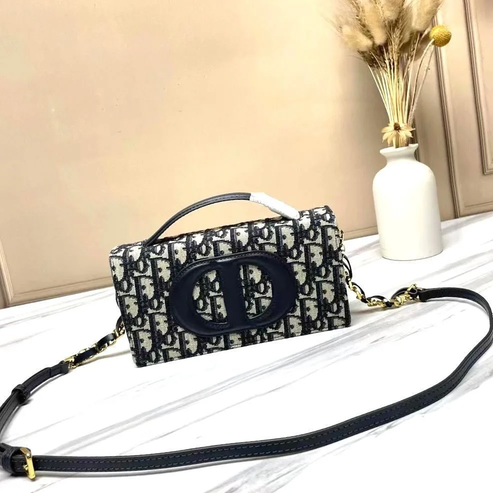 Chanel CC Wallet on Chain photo 1