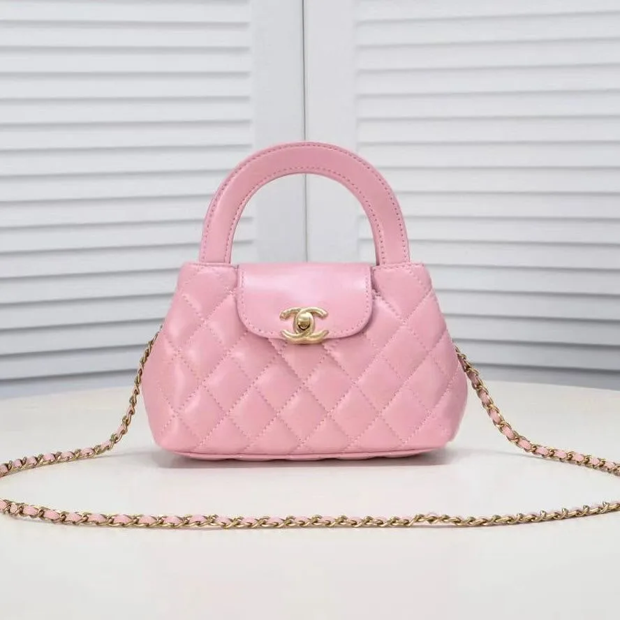 Chanel Kelly photo 1