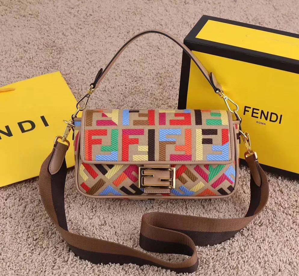 Fendi Baguette shoulder bag photo 1