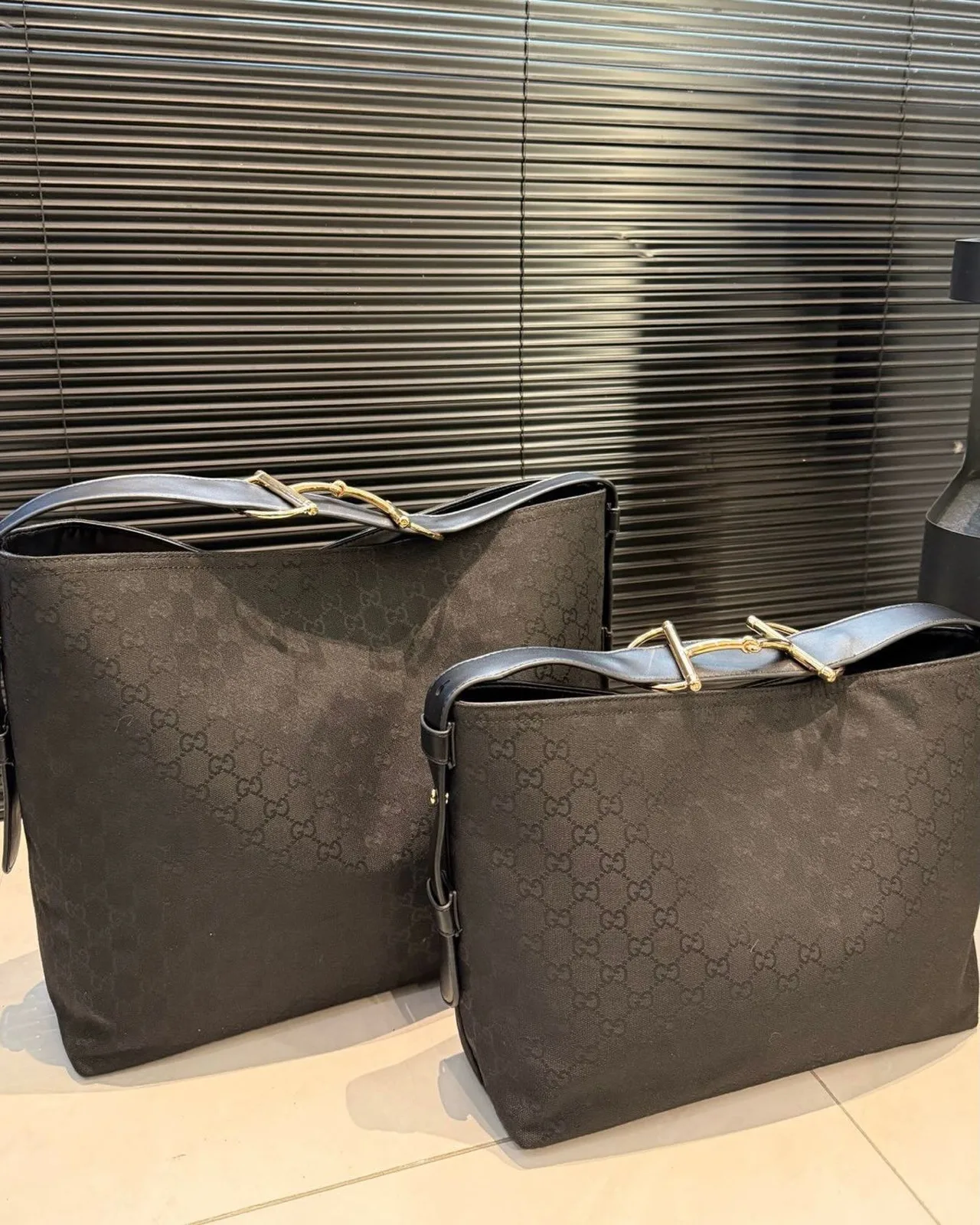 Gucci Shoulder Bag photo 1