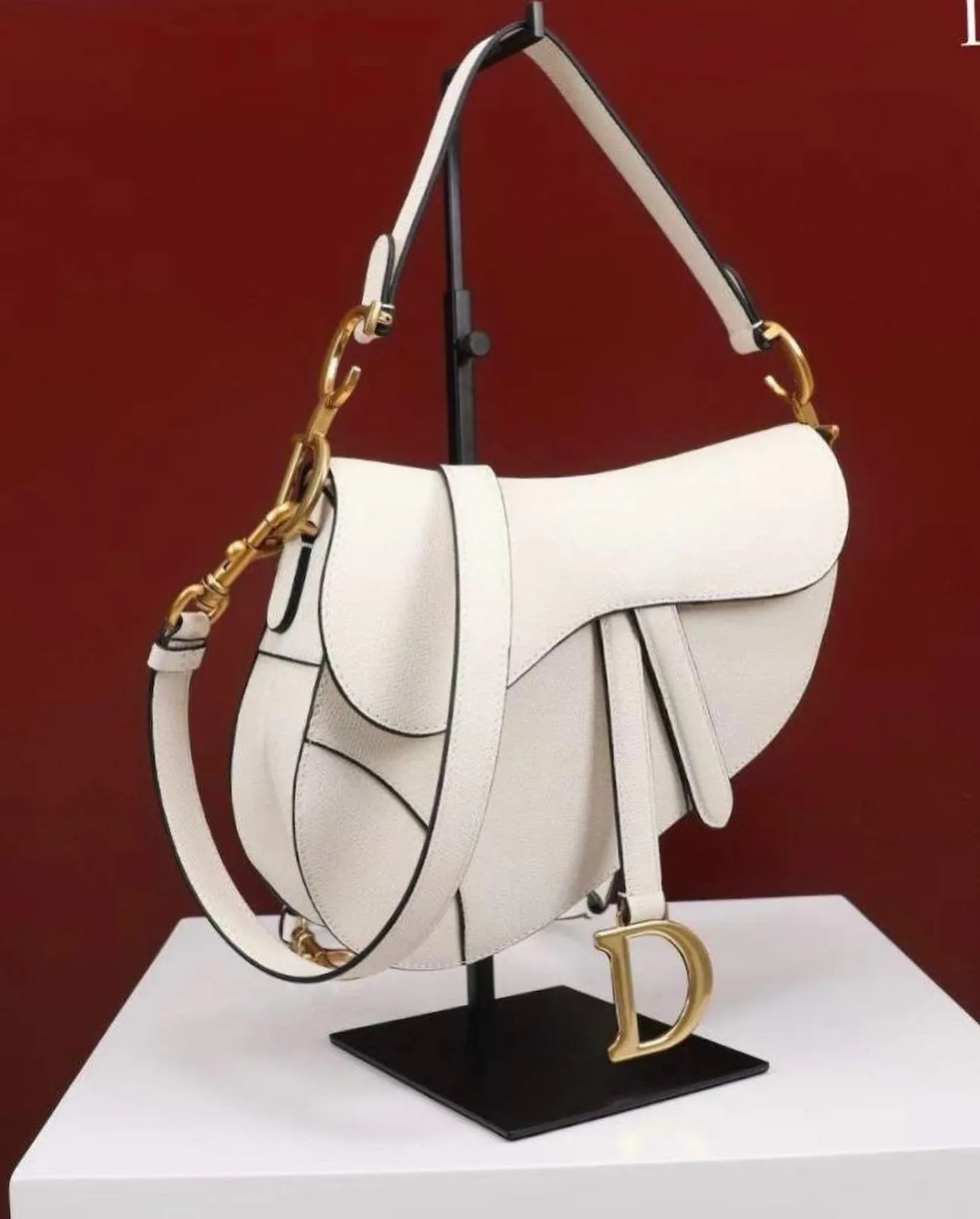 Dior Saddle Bag photo 6