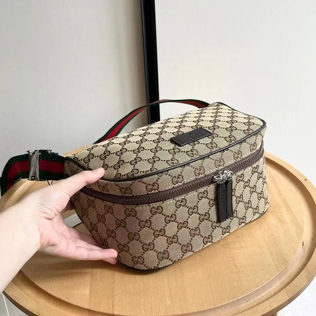 Gucci Cosmetic Case photo 1
