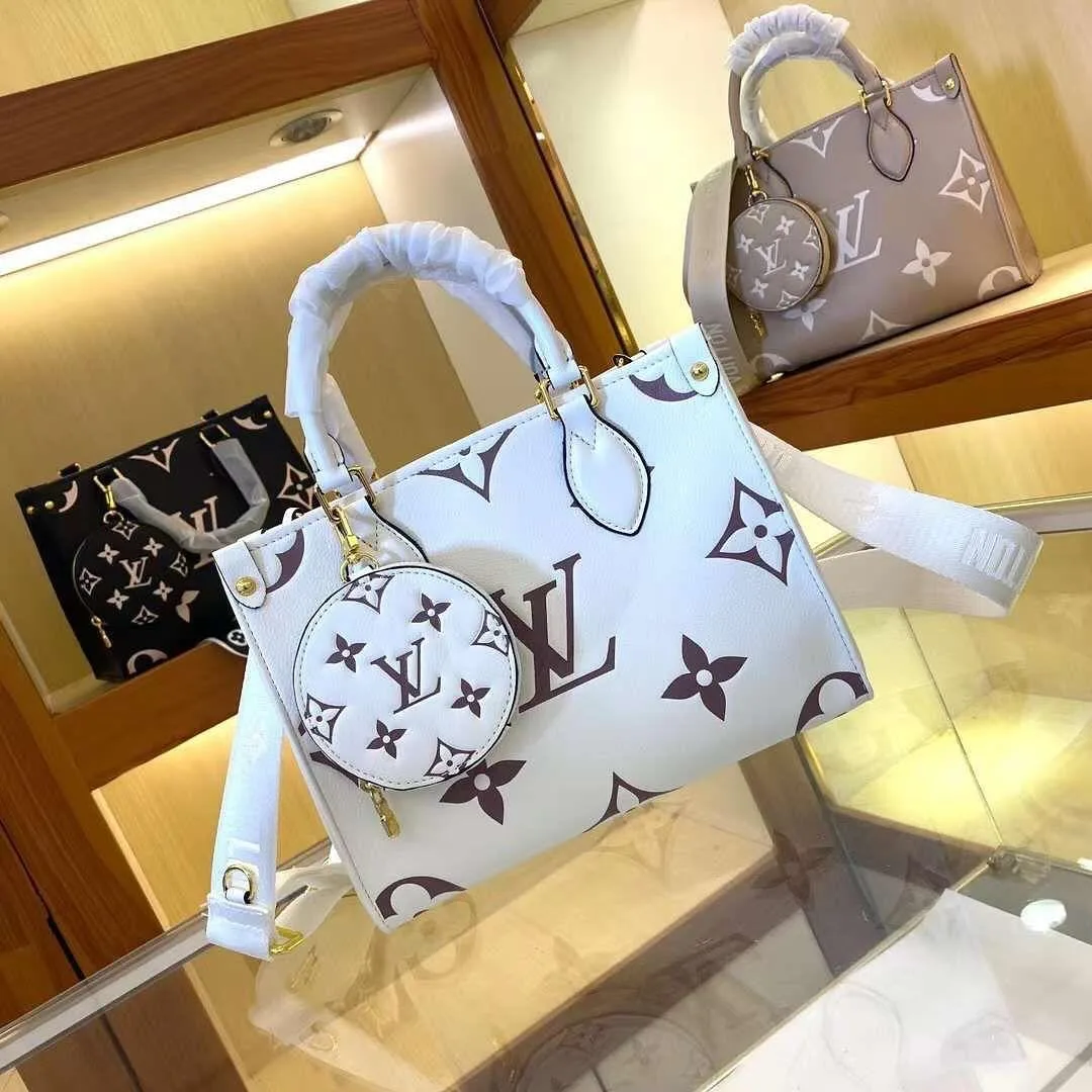 Louis Vuitton Handbag photo 1