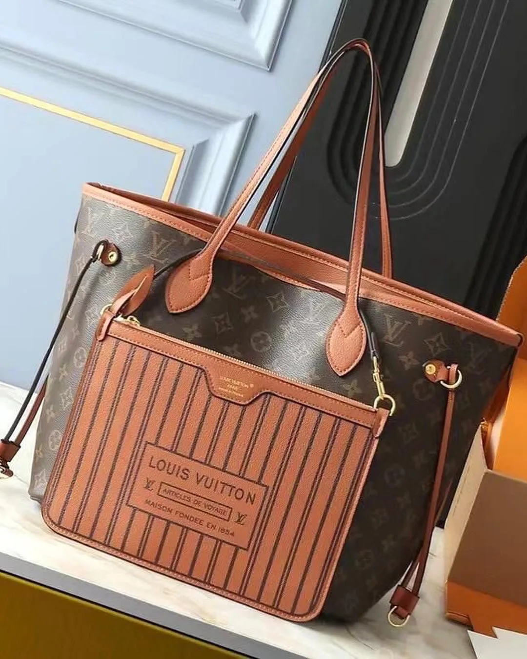 Louis Vuitton Tote Bag photo 1