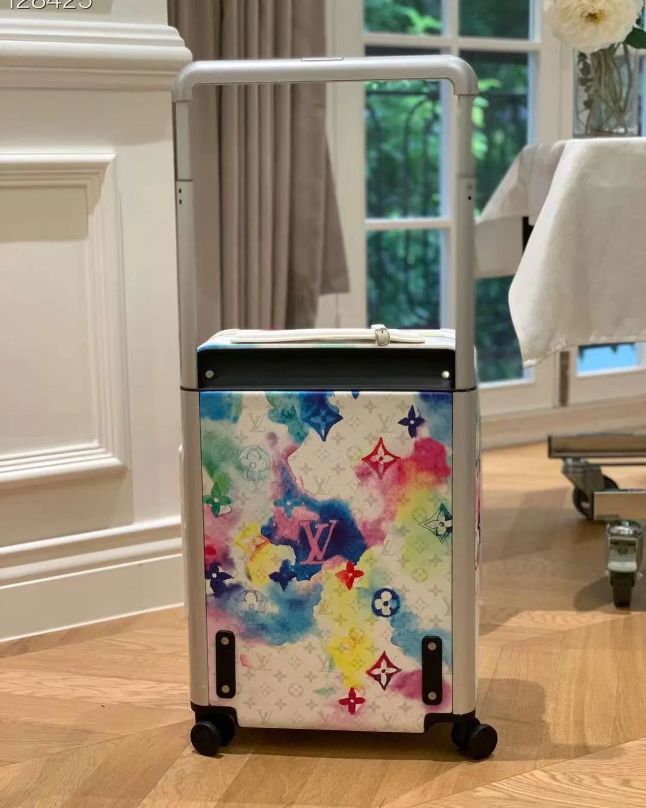 Louis Vuitton Horizon photo 1