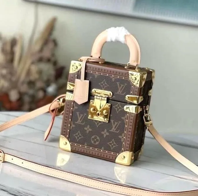 Louis Vuitton Petite Malle photo 1