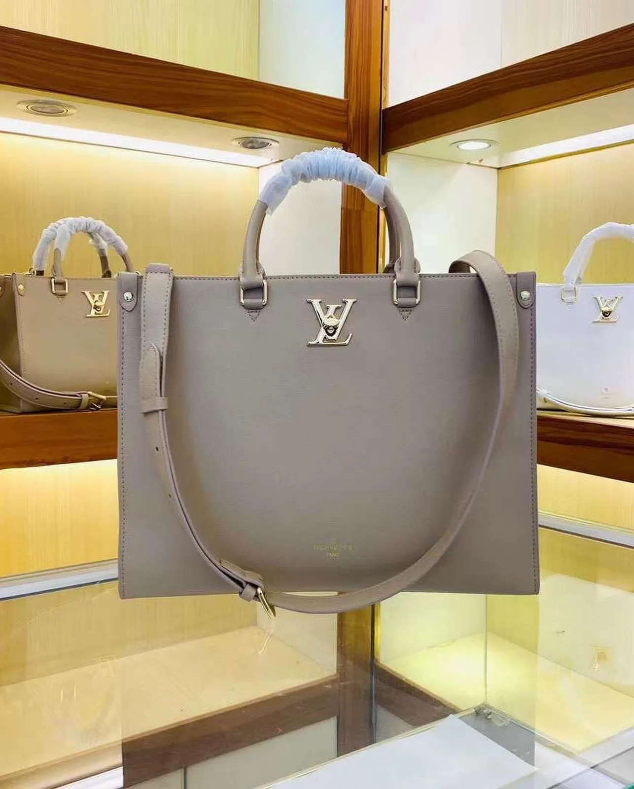 Louis Vuitton Pont-Neuf or similar structured tote photo 1