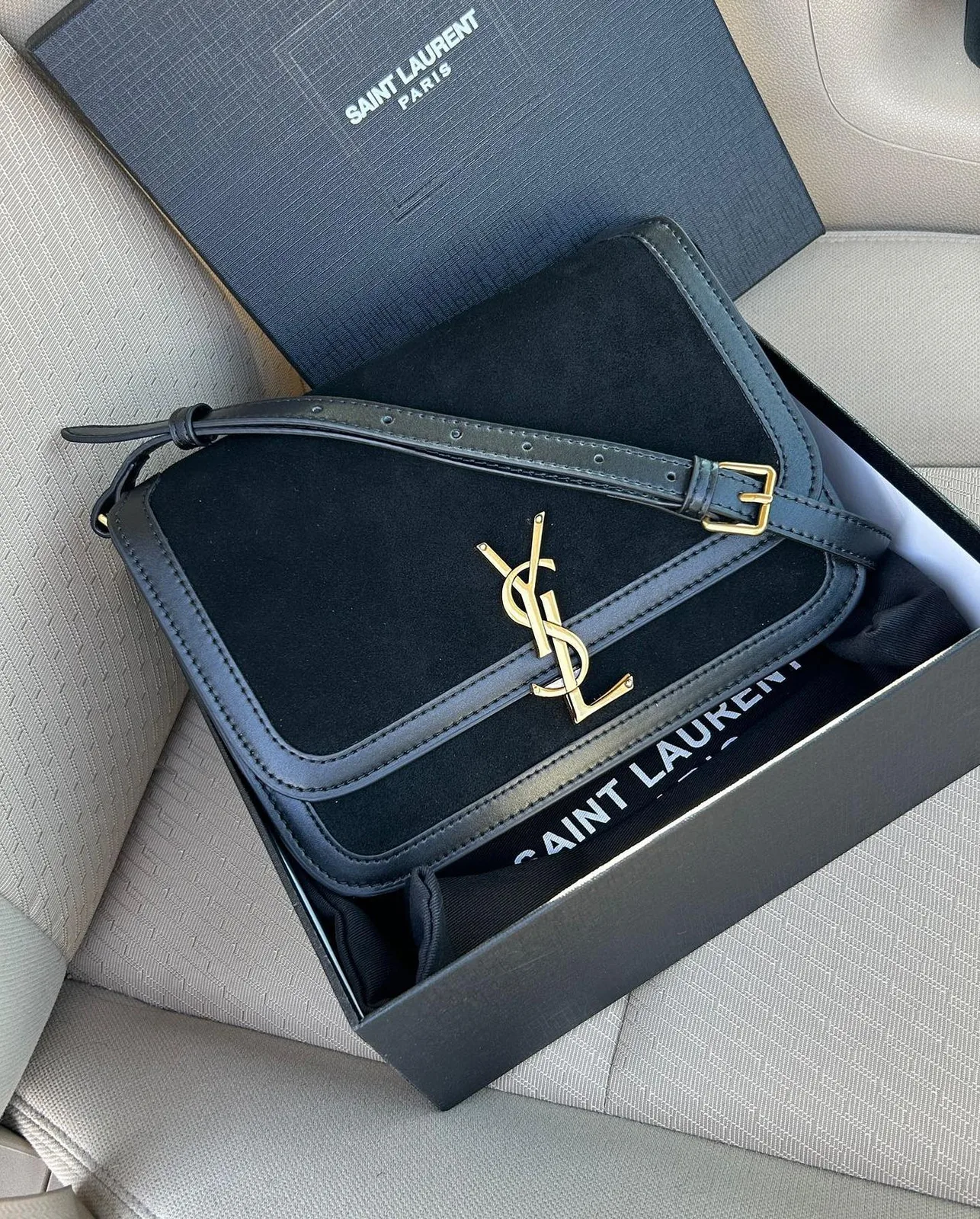 Saint Laurent Solferino photo 1