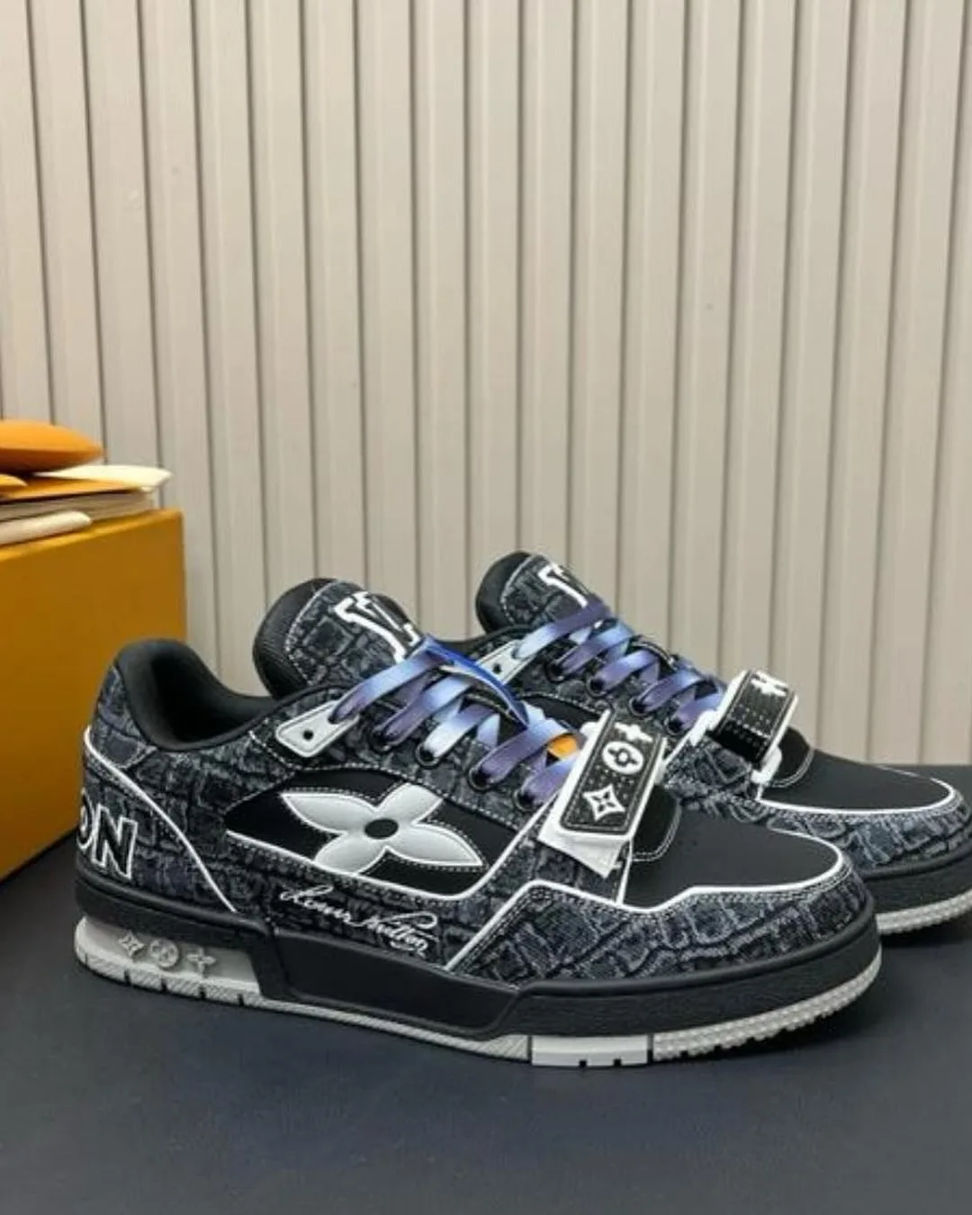 Louis Vuitton Sneaker photo 1