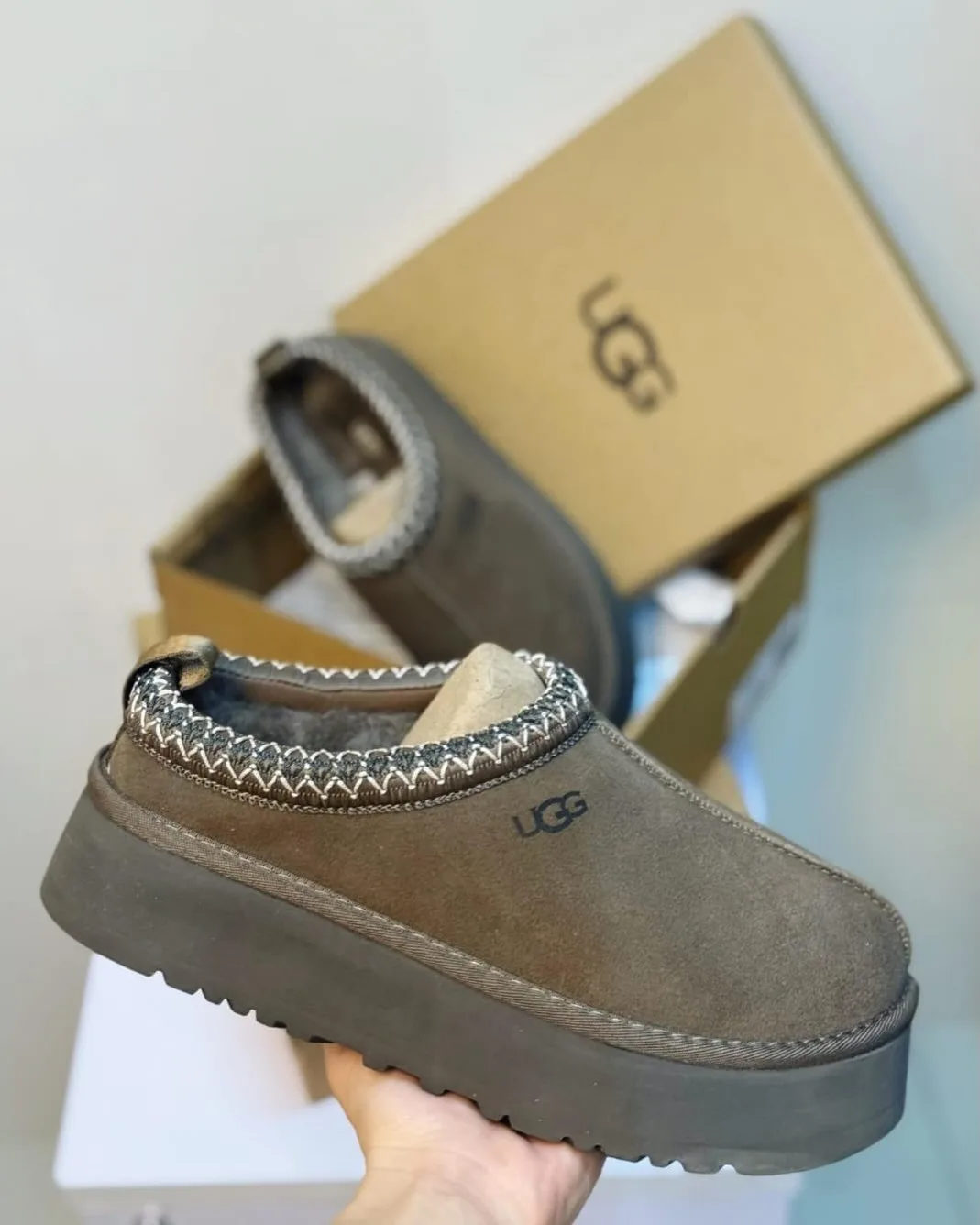 UGG Tasman platform with knit trim photo 1