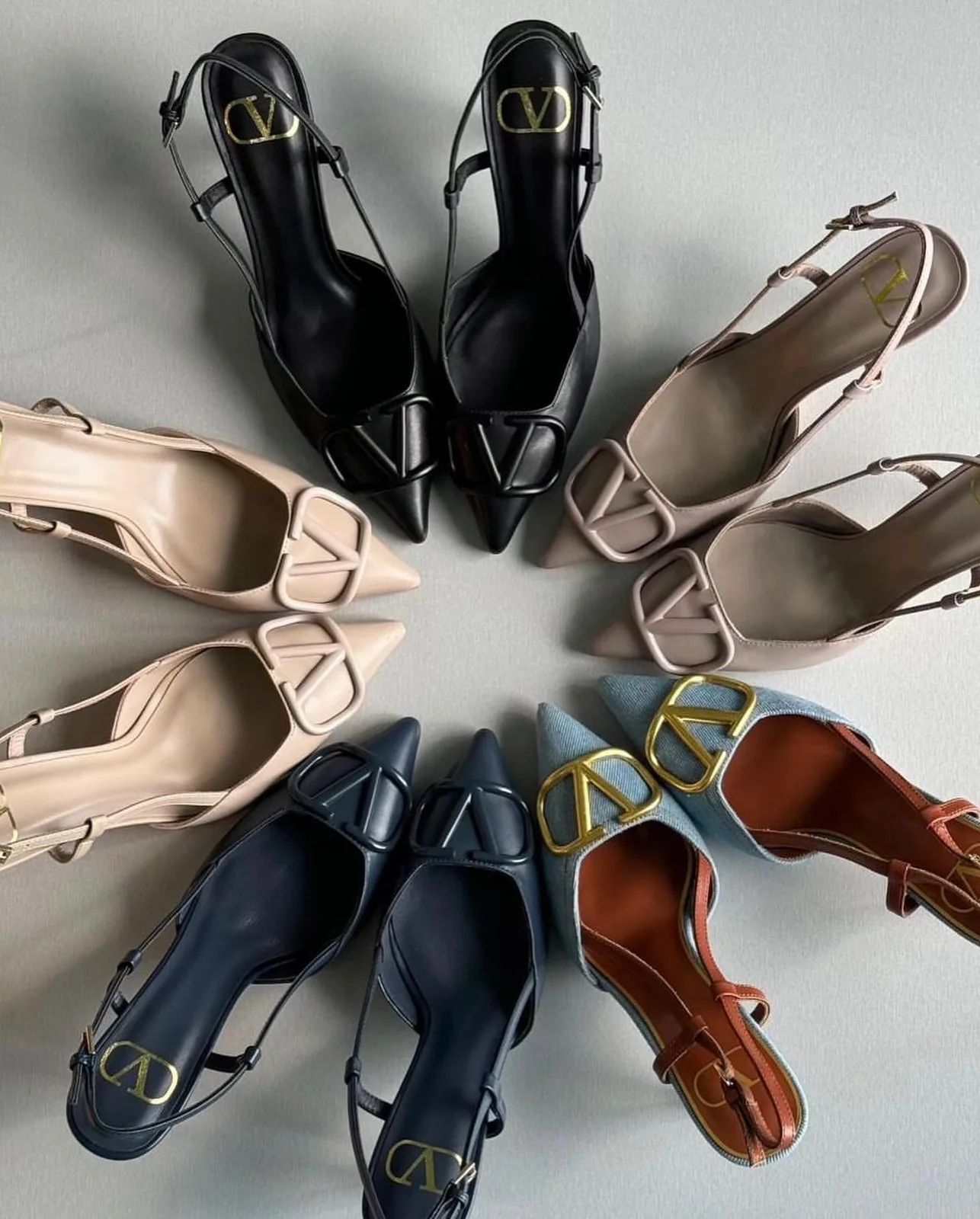 Valentino Garavani VLogo strappy sandal photo 1