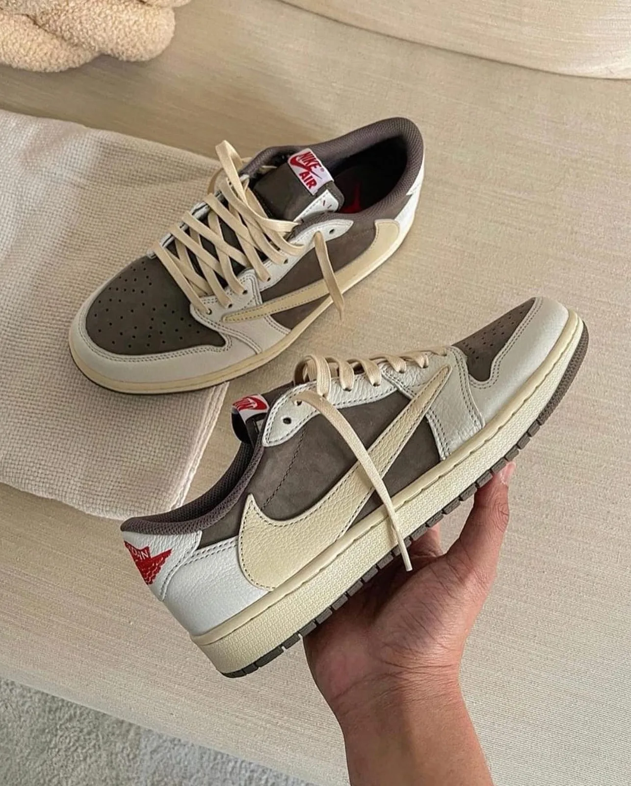 Nike Air Jordan 1 photo 2