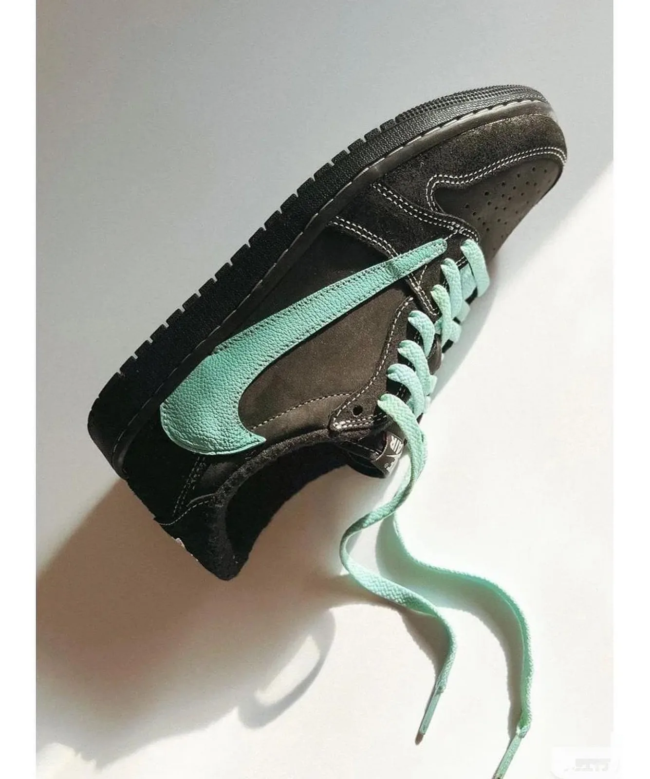 Nike SB Dunk Low Tiffany photo 1